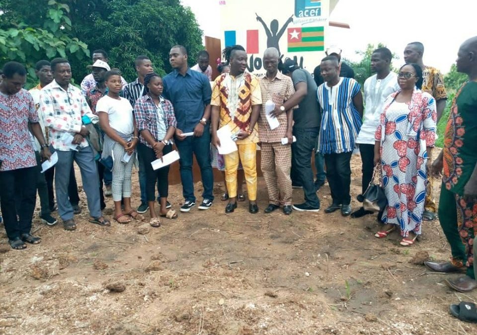 Juillet 2019 – Inauguration à Kolokopé: Remise acte de naissance & Rénovations des toilettes